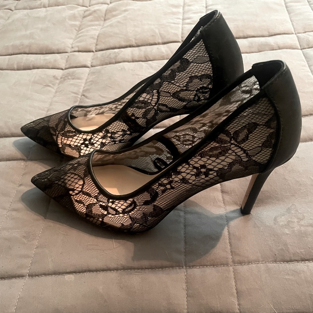Dynamite Lace Pumps